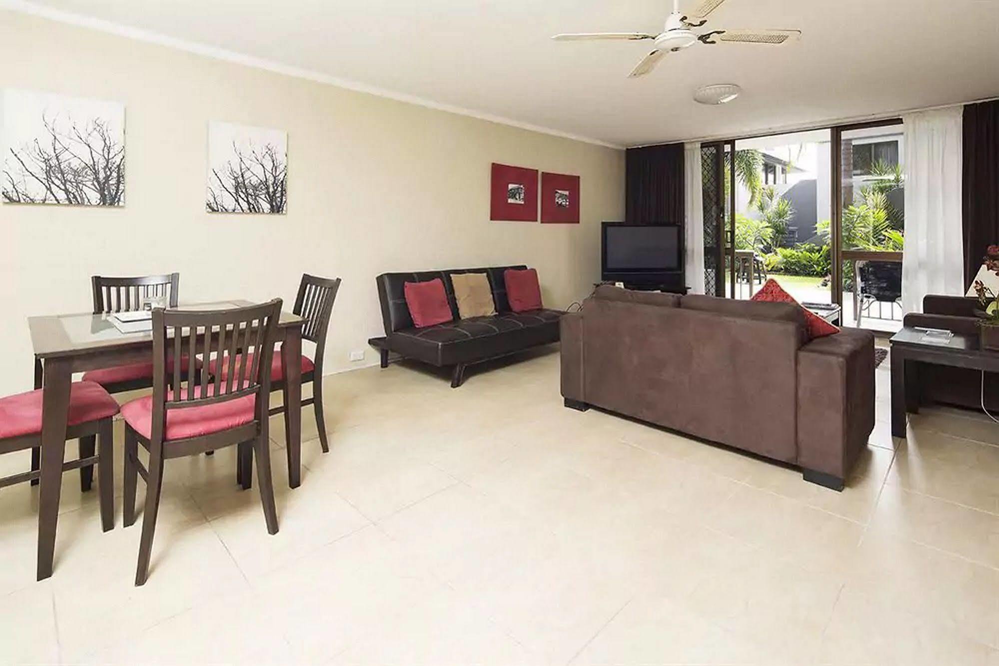 Burleigh Palms Holiday Apartments Гоулд Коуст Екстериор снимка